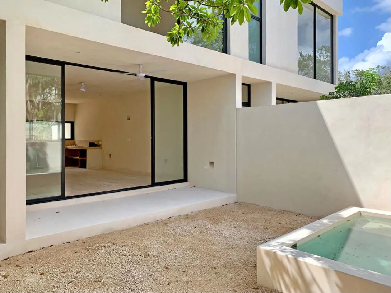 SEIS CASAS - Image 1