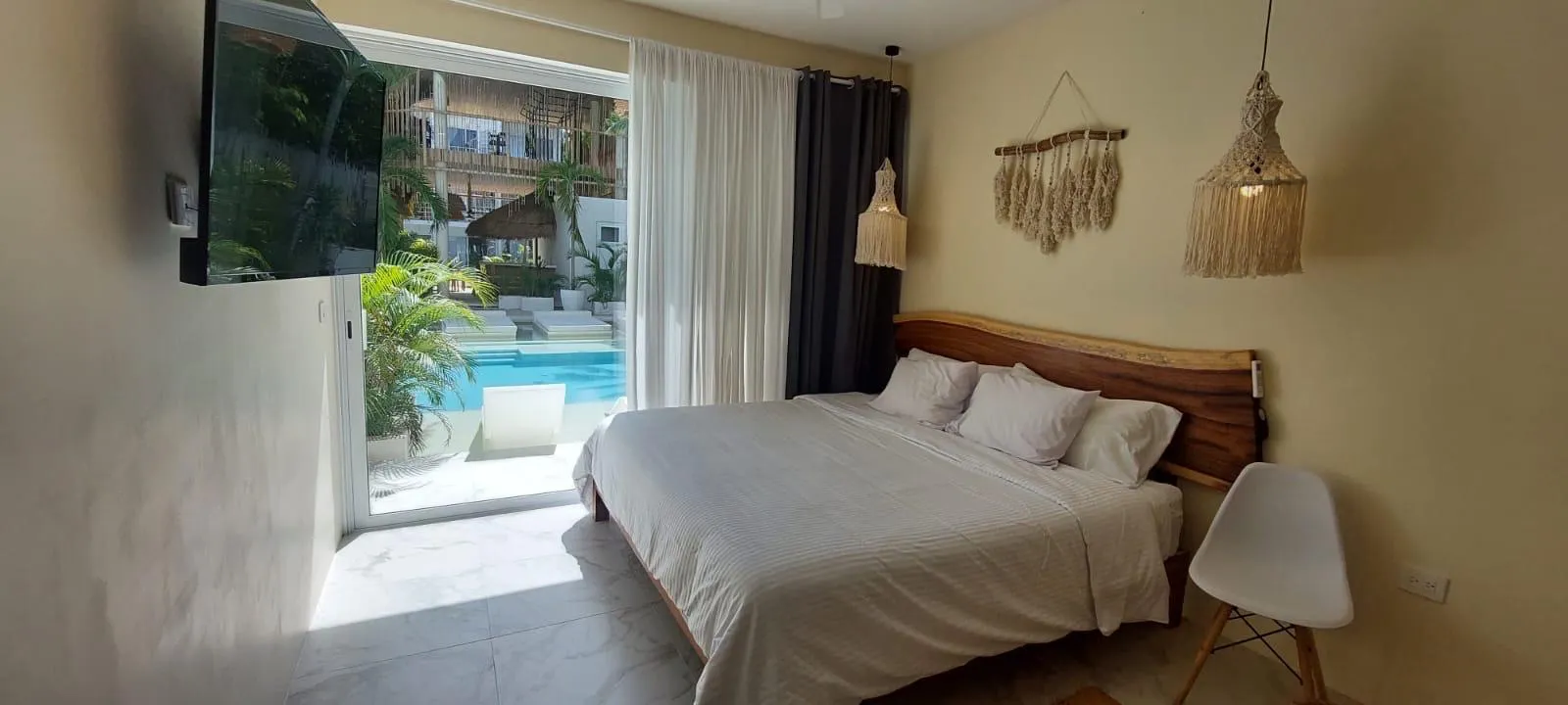 STUDIO FOR SALE, - Image 1