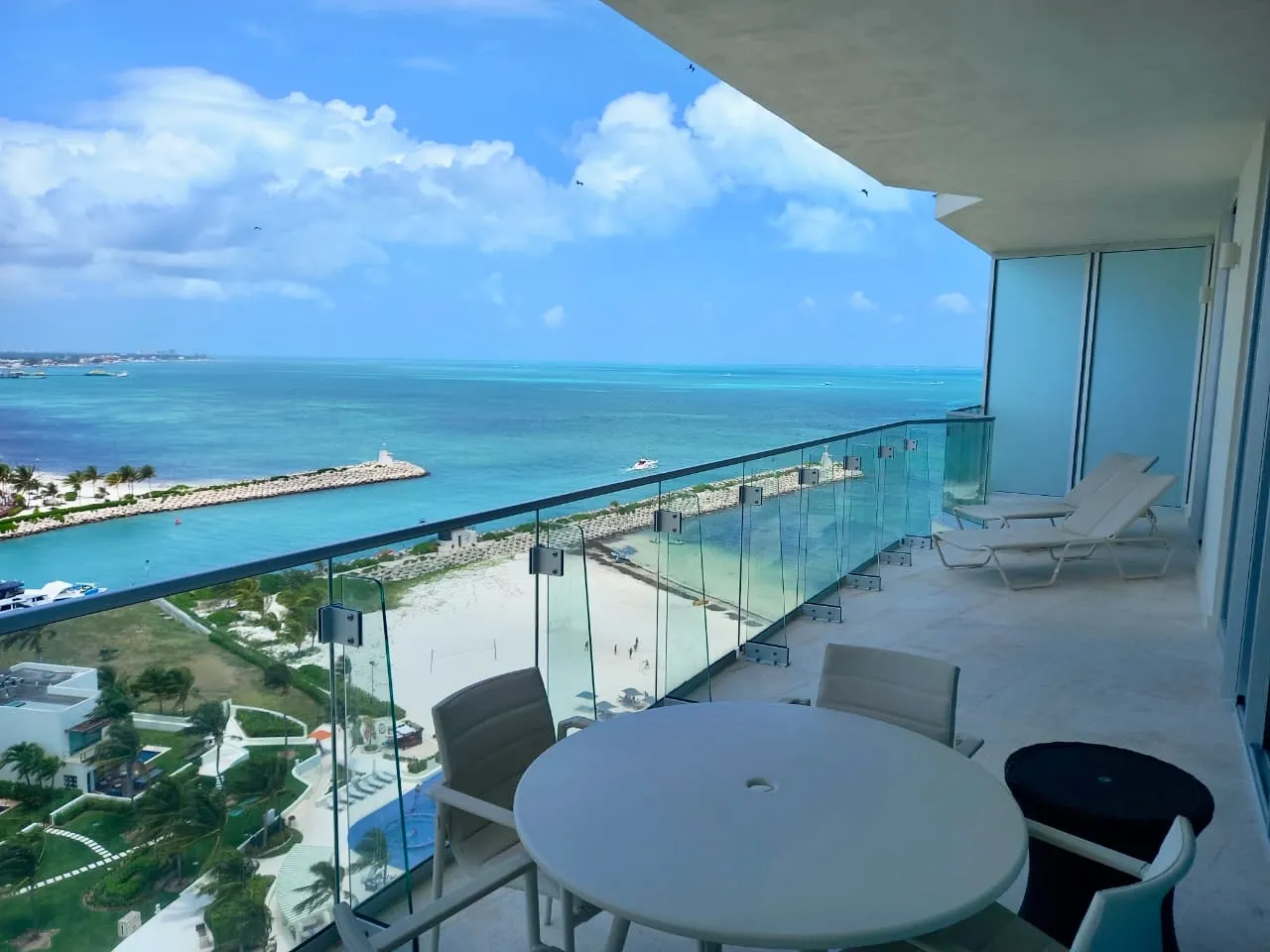 LUXURY APARTMENT FOR SALE IN SLS - Image 1