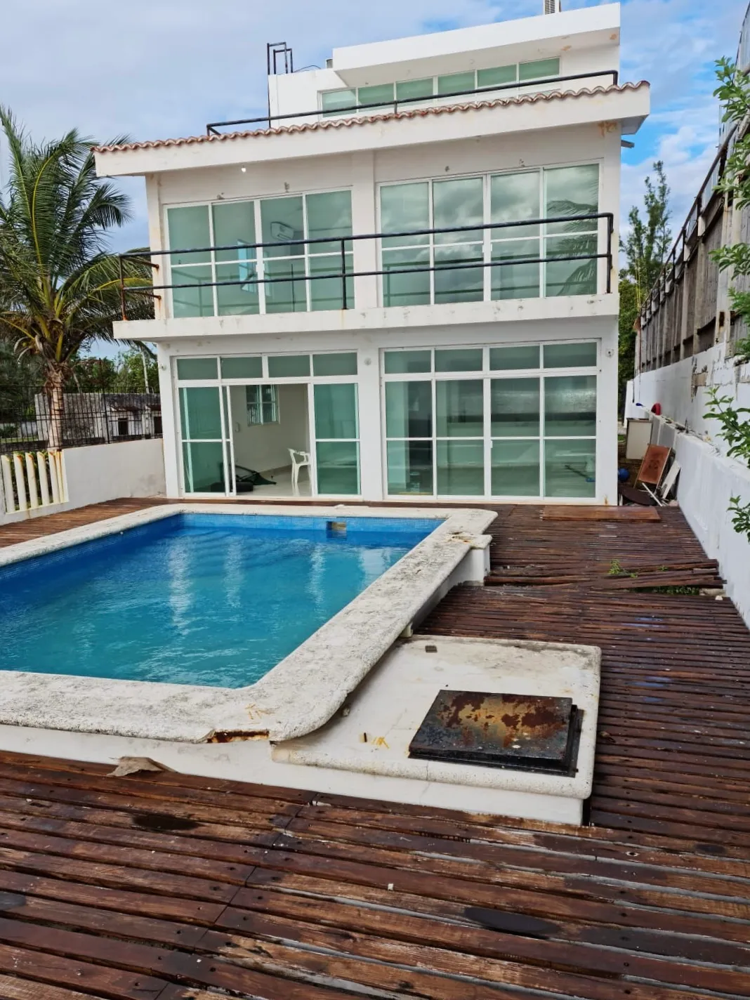 HOME FOR SALE BEACHFRONT, PUERTO MORELOS - Image 1