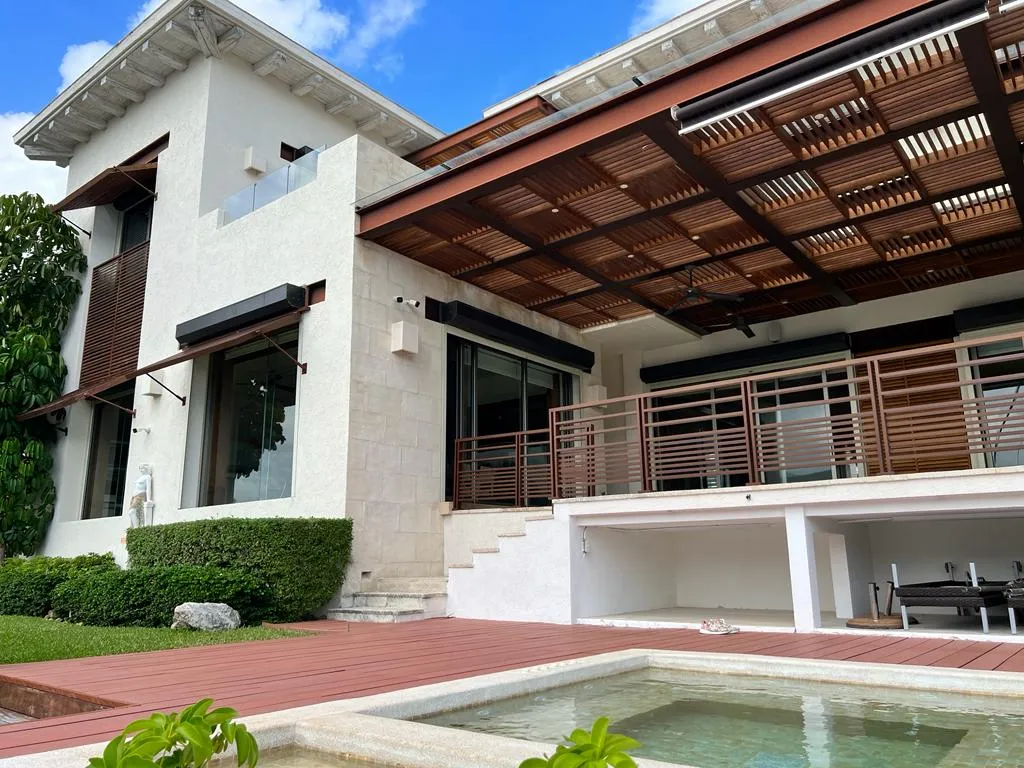 MANSION EN CANALES DE PUERTO CANCUN - Image 1